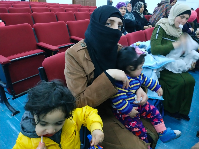 Pengungsi Suriah Terima Bantuan Sembako dari Indonesia