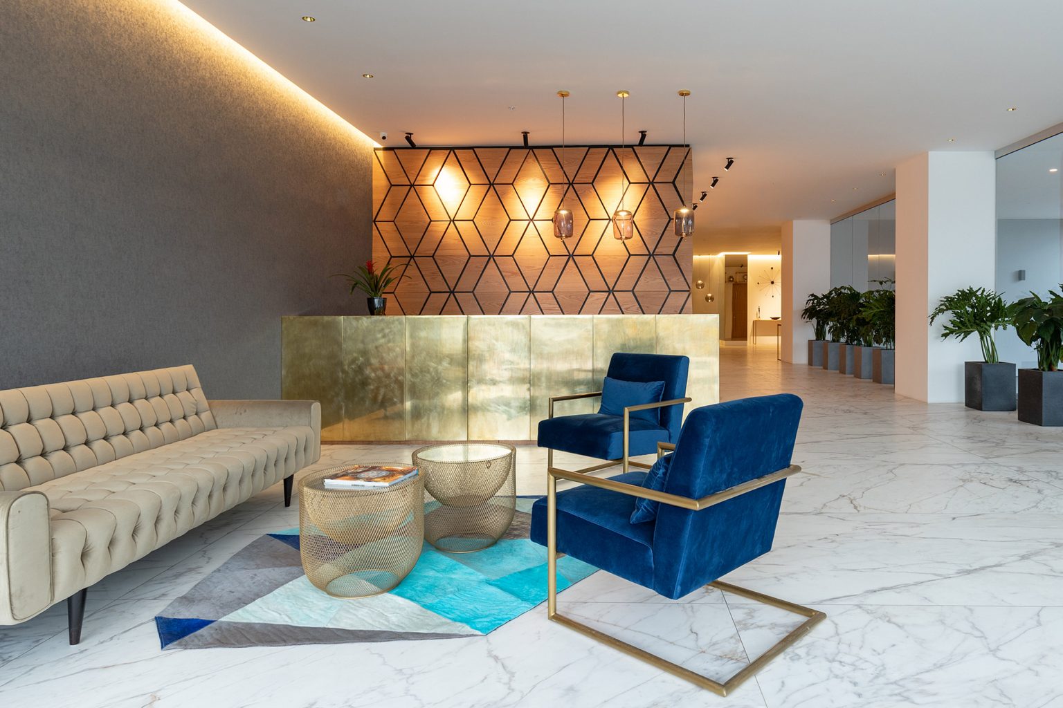 Unique, Apartemen Berlapis Kaca yang Megah