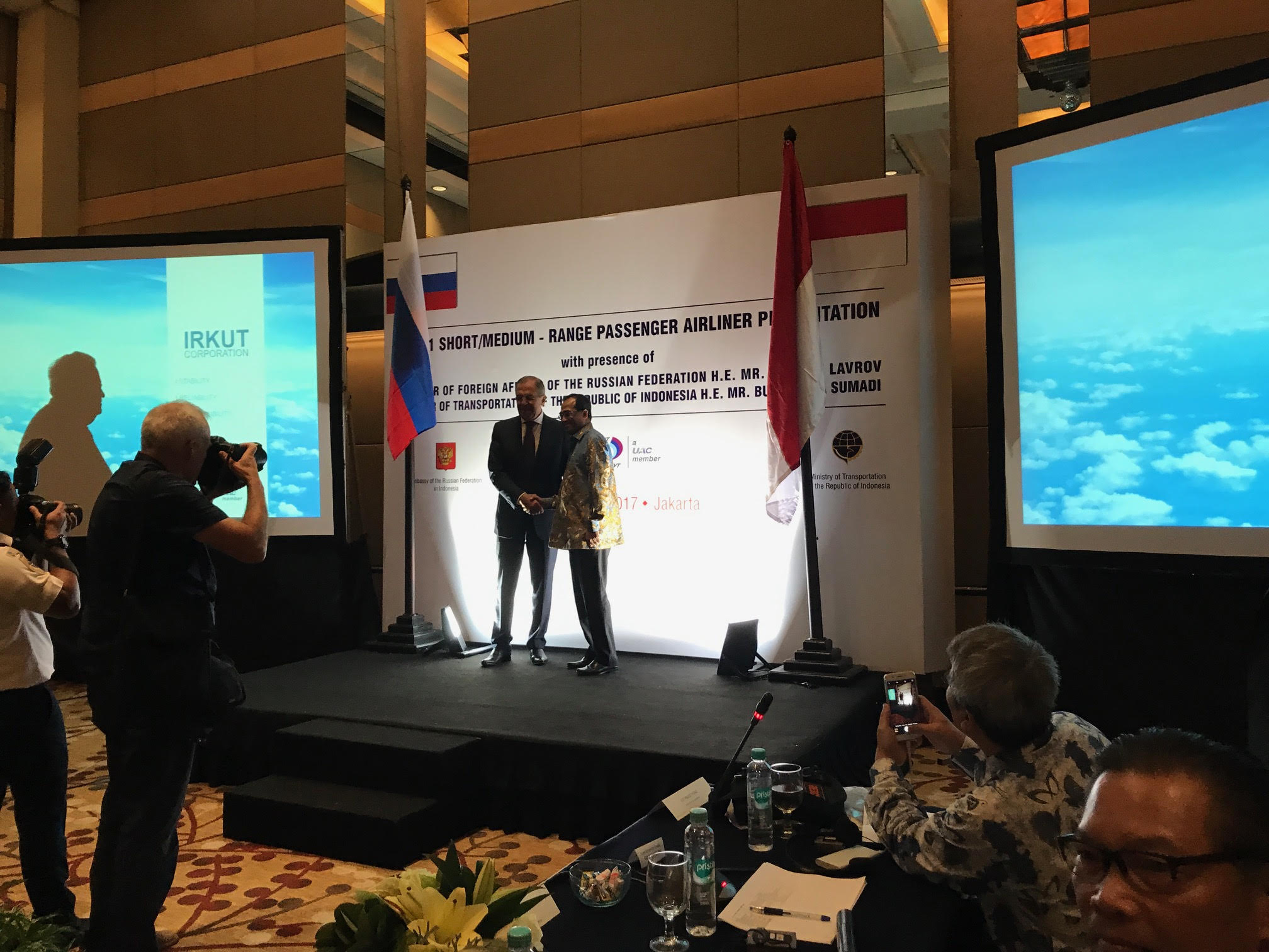 Kedatangan Menlu Lavrov Disertai Promosi Pesawat Komersial Baru Rusia