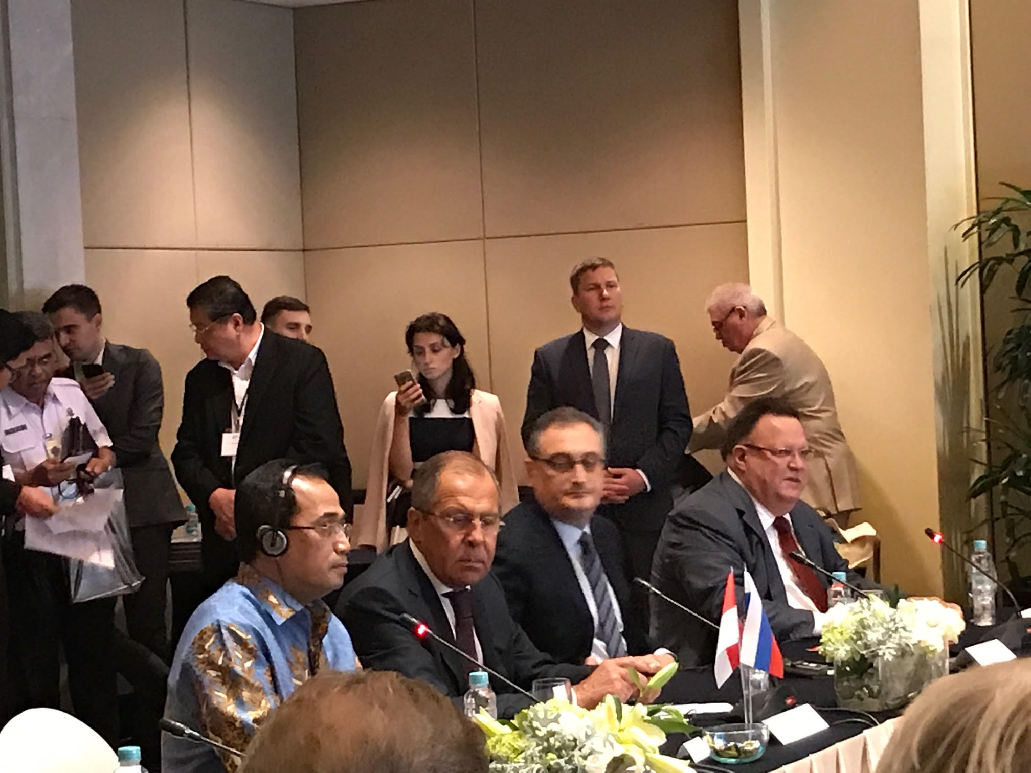 Kedatangan Menlu Lavrov Disertai Promosi Pesawat Komersial Baru Rusia