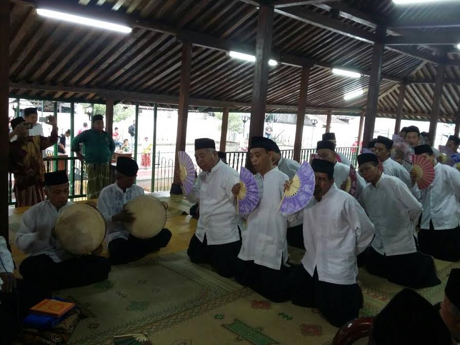 Merawat Tari Rodat