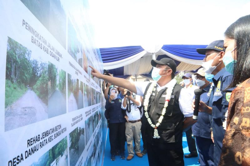 Herman Deru Resmikan Puluhan Infrastruktur di Muara Enim
