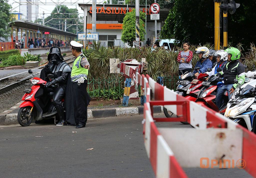 This is What Happens If Darth Vader Lives in Jakarta