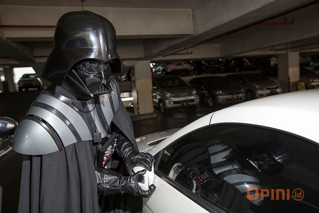 This is What Happens If Darth Vader Lives in Jakarta