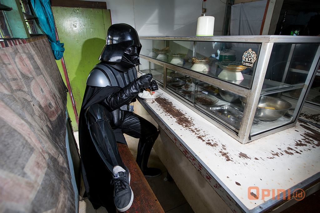 This is What Happens If Darth Vader Lives in Jakarta