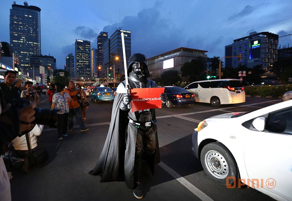 This is What Happens If Darth Vader Lives in Jakarta