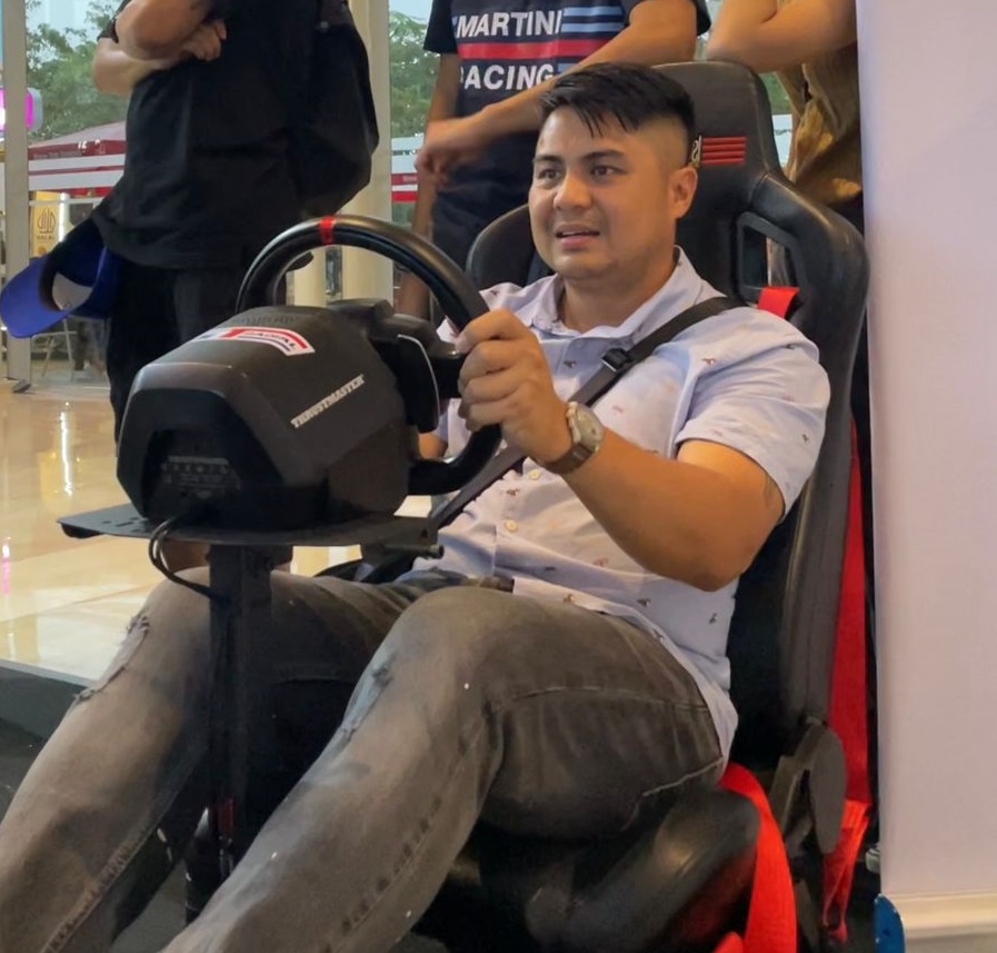 GIIAS 2023: Pembalap Nasional Valentino Ratulangi Unjuk <i>Skill</i> di Booth Medcom.id