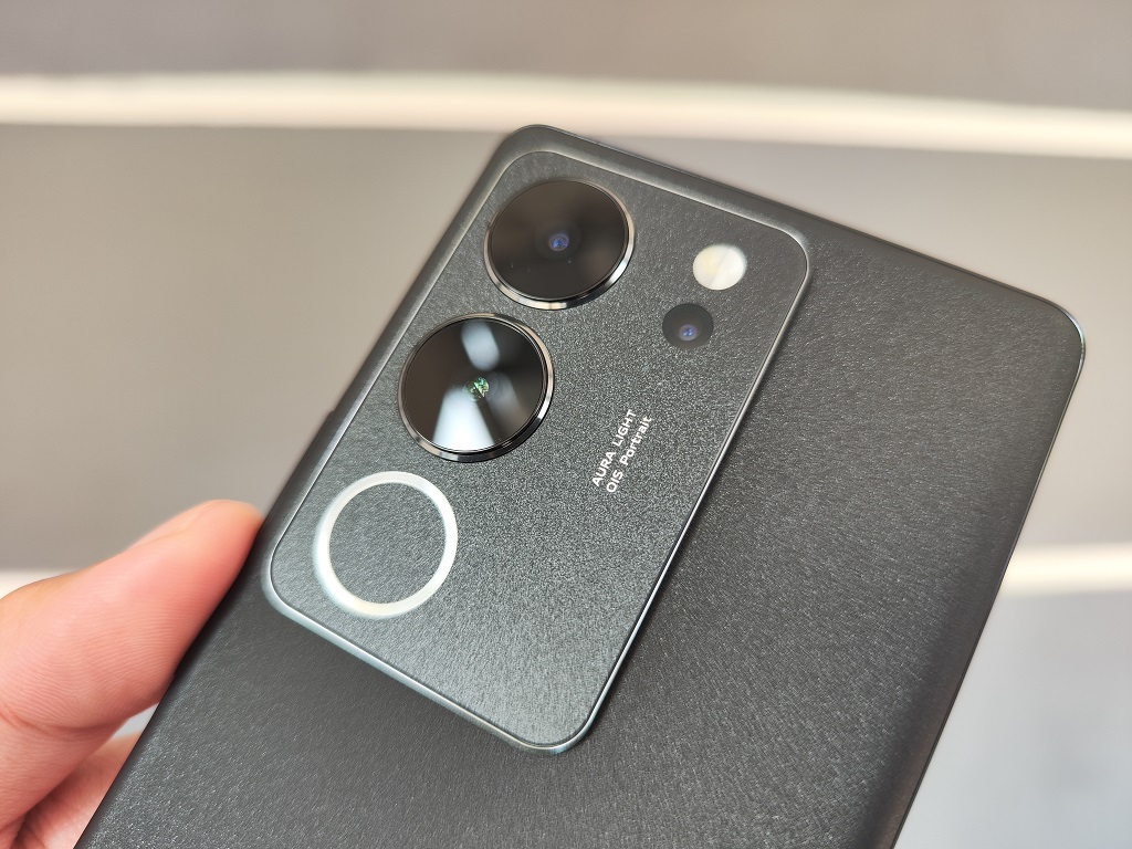Review vivo V29 5G, Tampilan Mewah dan Kamera Wah, Chipset Lama
