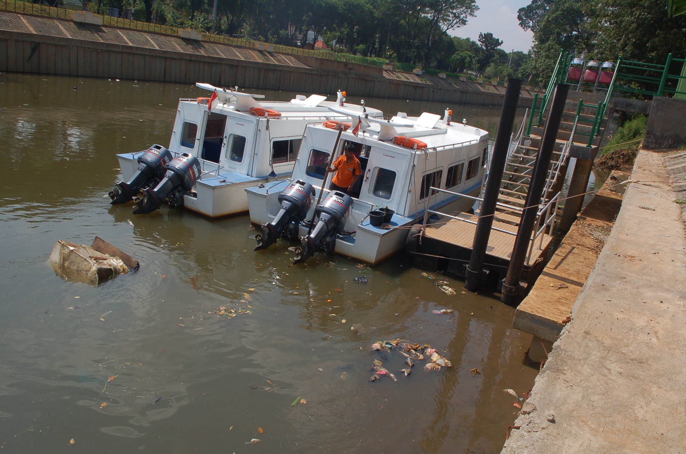 Pengalaman Ahok Menyusuri Sungai Ciliwung 