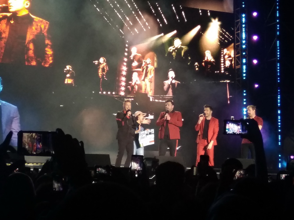 Angin Segar dari Panggung Twenty Tour Westlife di Borobudur