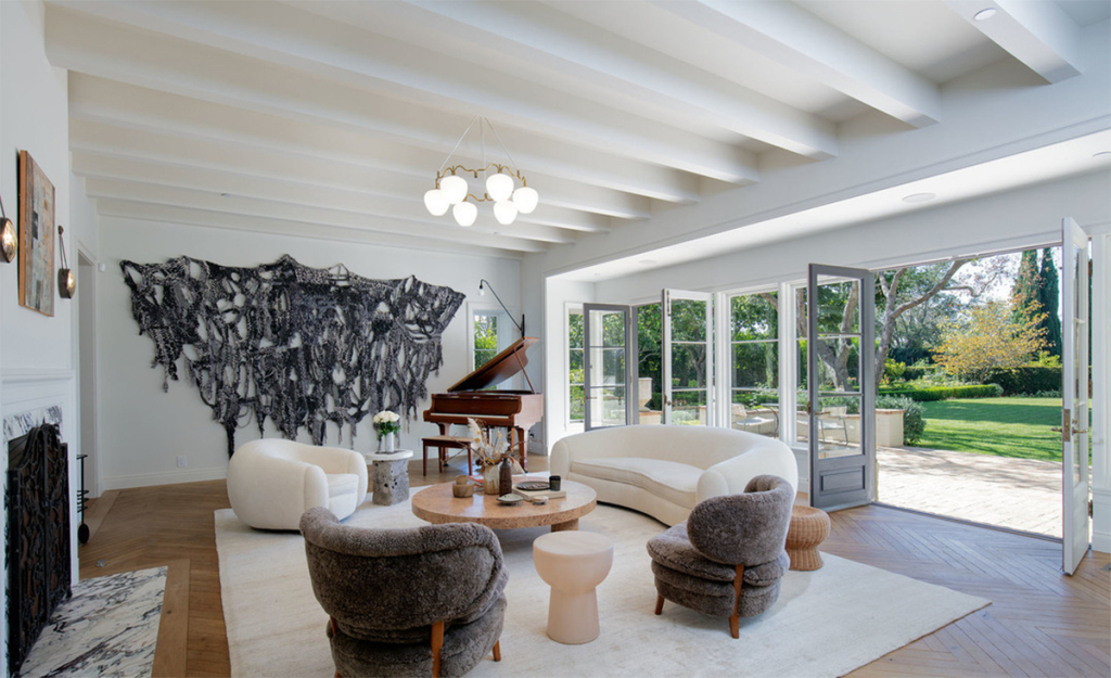 Mantan Bos WeWork Jual Rumah Rp455 Miliar