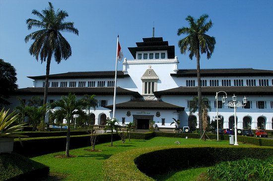 10 Destinasi Wisata Favorit Di Indonesia Selama 2016