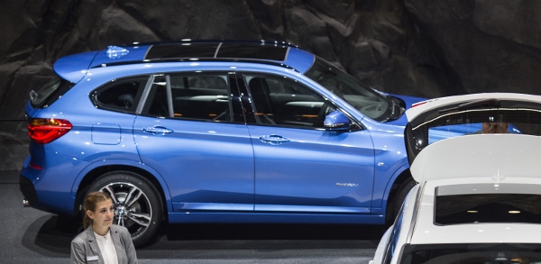 Perang SUV Premium dalam Uji Tabrak