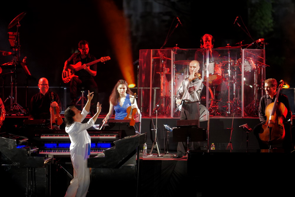 Konser Yanni di Prambanan Jazz: Aksi Magis Sang Virtuoso