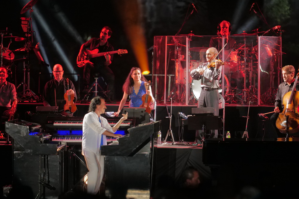 Konser Yanni di Prambanan Jazz: Aksi Magis Sang Virtuoso
