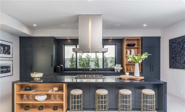 <i>YouTuber</i> Rudy Mancuso Beli Rumah Rp31 Miliar