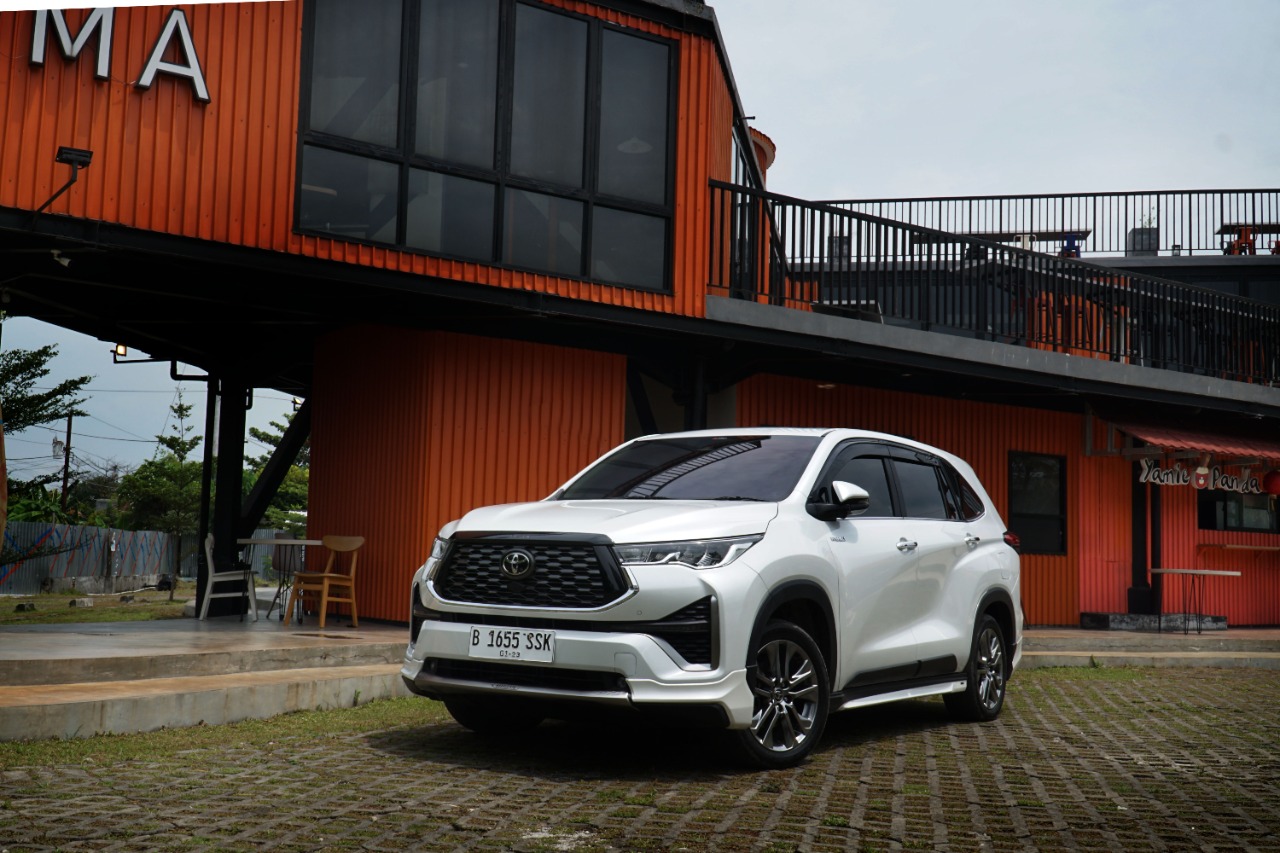 Kijang Innova Zenix Hybrid Indennya Lama? Ini Kata Toyota