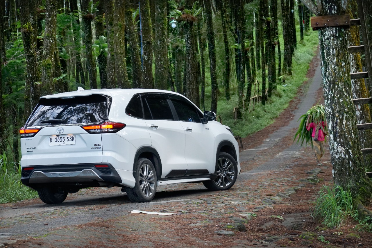 Baru Sebulan Kijang Innova Zenix Dipesan 7.200 Unit, Model Hybrid Terlaris