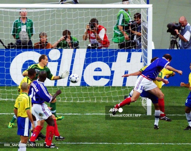 Zinedine Zidane, Gelandang Berkelas Maestro Lapangan Tengah!