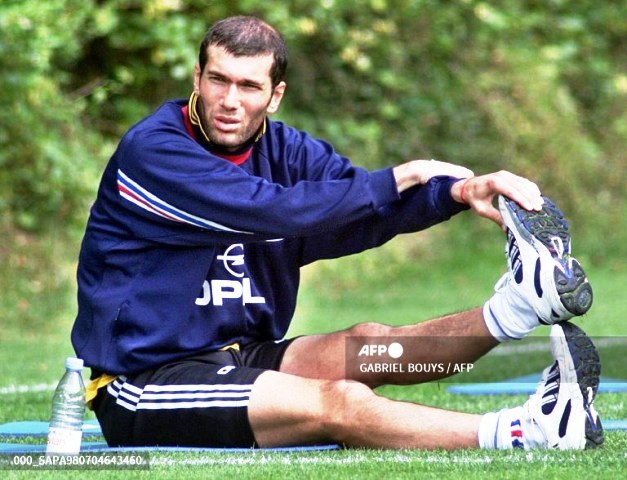 Zinedine Zidane, Gelandang Berkelas Maestro Lapangan Tengah!