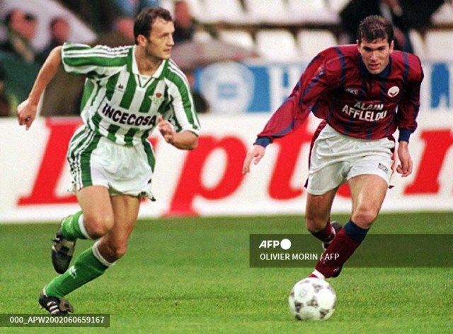 Zinedine Zidane, Gelandang Berkelas Maestro Lapangan Tengah!