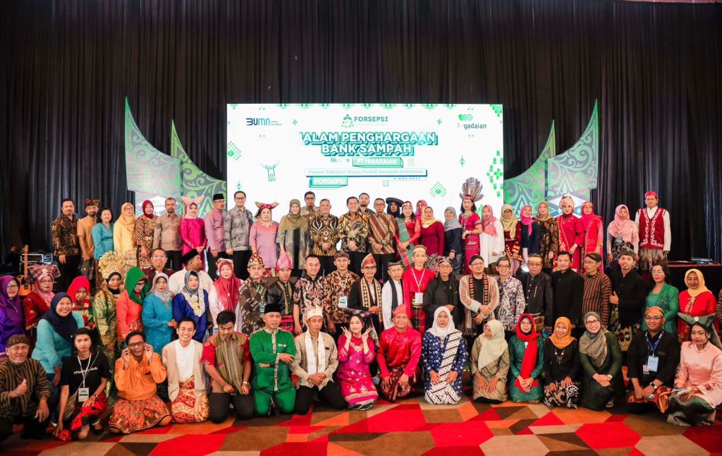 Gigih Ciptakan Lingkungan Bersih, Pegadaian Beri Penghargaan untuk Bank Sampah Binaan Terbaik se-Indonesia