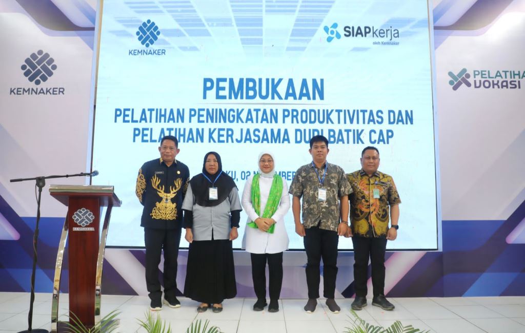 Menaker Buka Pelatihan DUDI Batik Cap dan Pelatihan Peningkatan Produktivitas di IKN