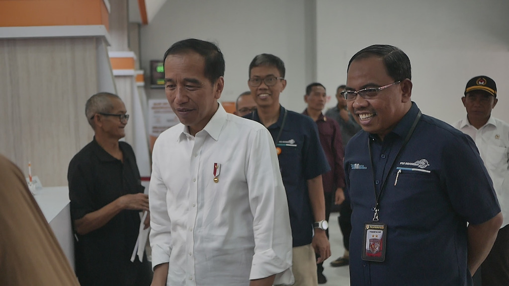 Disaksikan Presiden Jokowi, Pos Indonesia Salurkan BLT El Nino kepada 250 KPM di Kantorpos Kota Malang