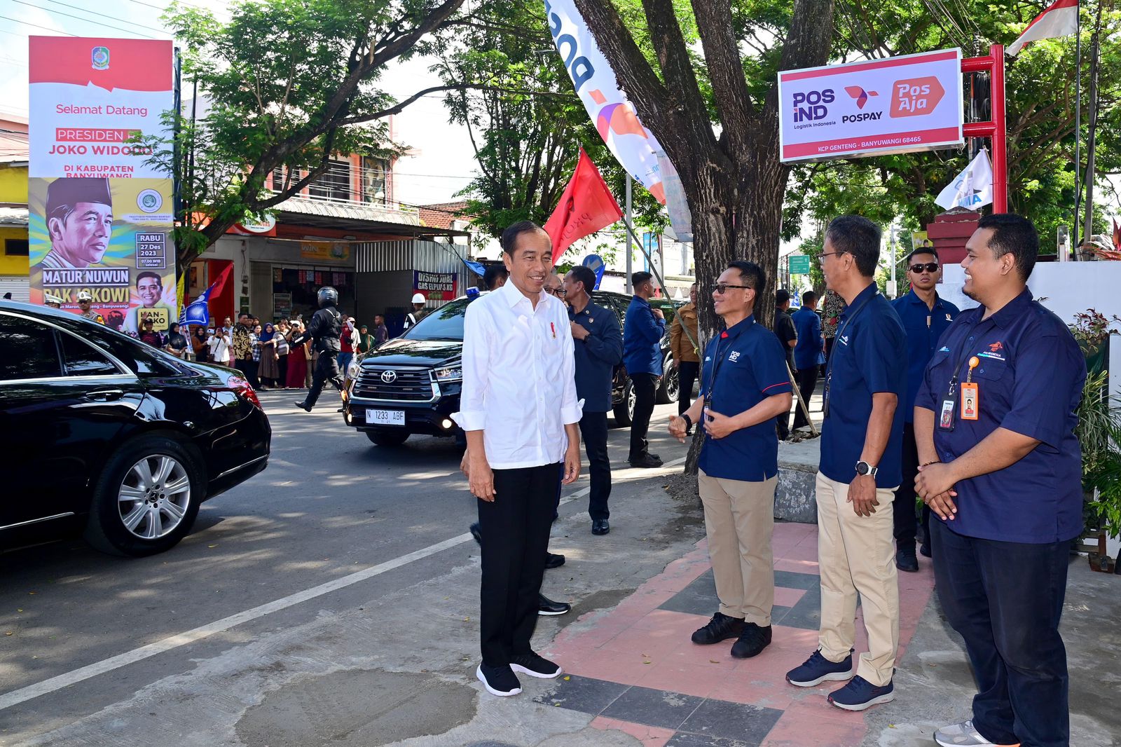 Penyaluran BLT El Nino di Kantorpos Genteng Kabupaten Banyuwangi Dihadiri Presiden Jokowi