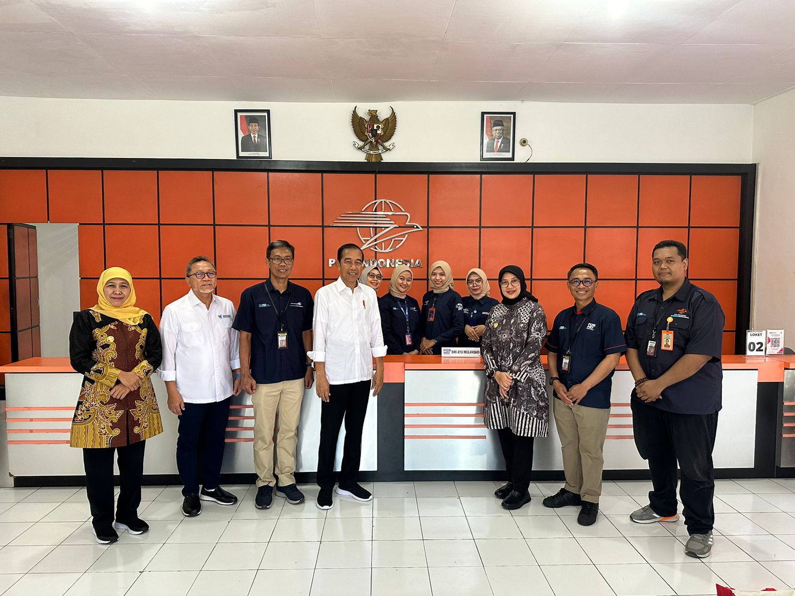 Penyaluran BLT El Nino di Kantorpos Genteng Kabupaten Banyuwangi Dihadiri Presiden Jokowi