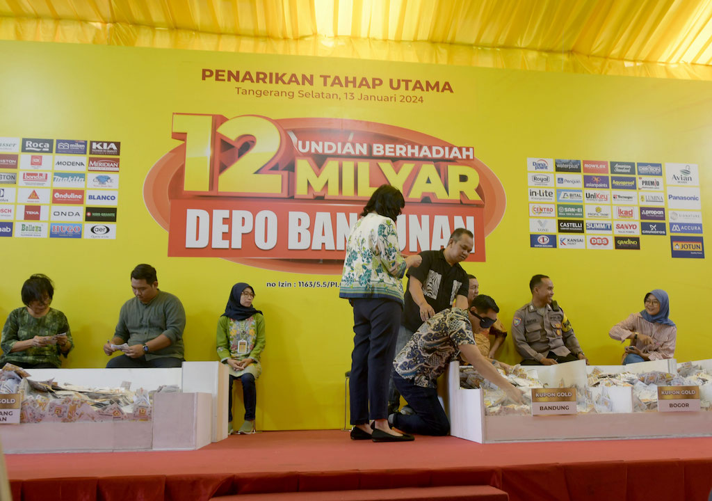 Penarikan Undian Rp12 Miliar di Depo Bangunan Tahap Utama Berhadiah Masing-masing Rp100 Juta dan Rp30 Juta