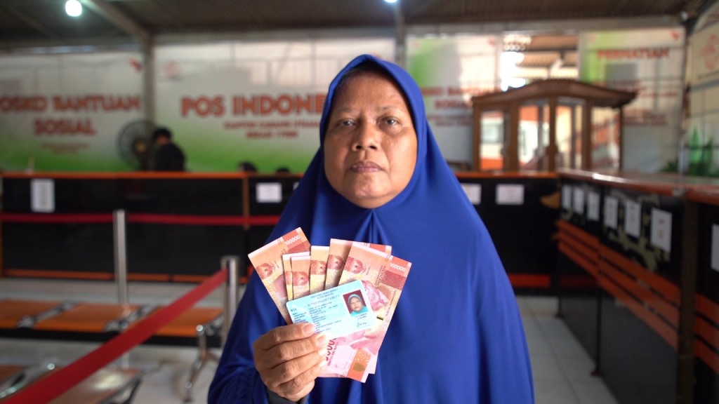Dalam 7 Hari, PosIND Salurkan Bansos PKH dan Sembako Tahap I di Bekasi Capai 52%