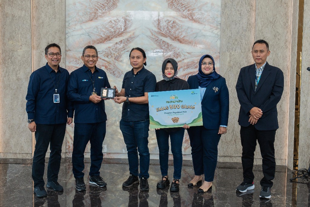 Dapat 500 Gram dari Pegadaian, Pak Dede Sah jadi Sultan!
