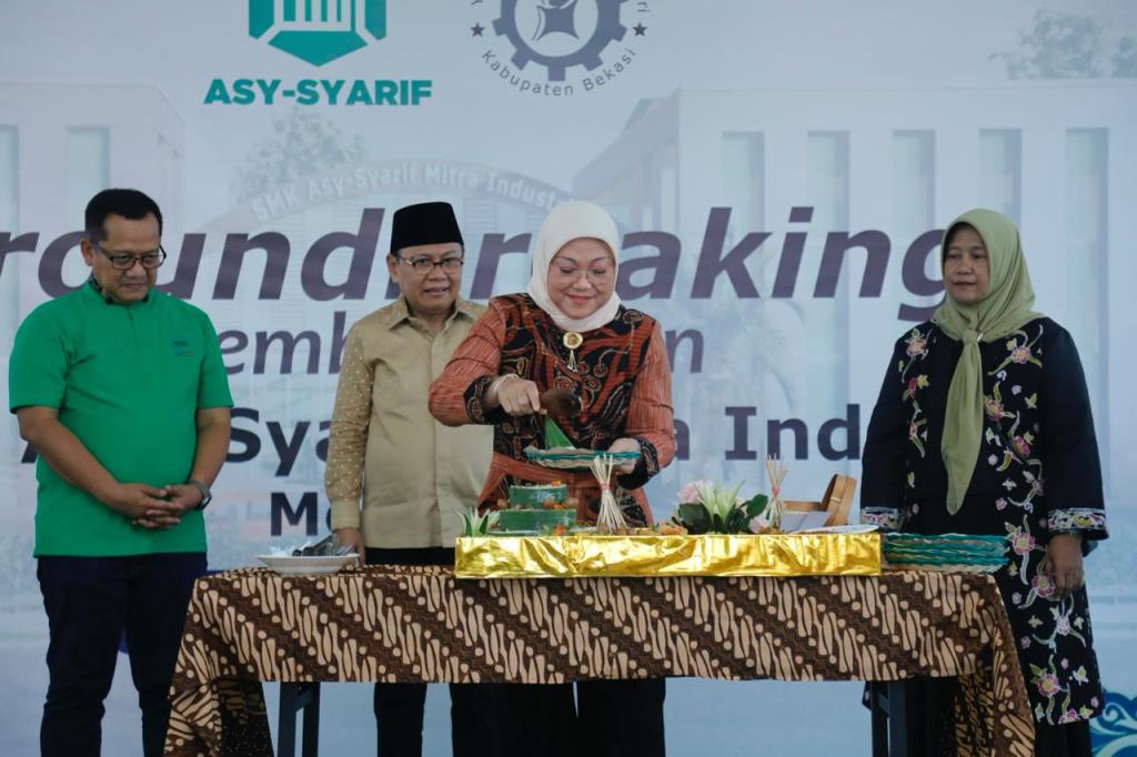 Menaker Ida Fauziyah Apresiasi Pembangunan SMK Asy-Syarif Mitra Industri di Mojokerto
