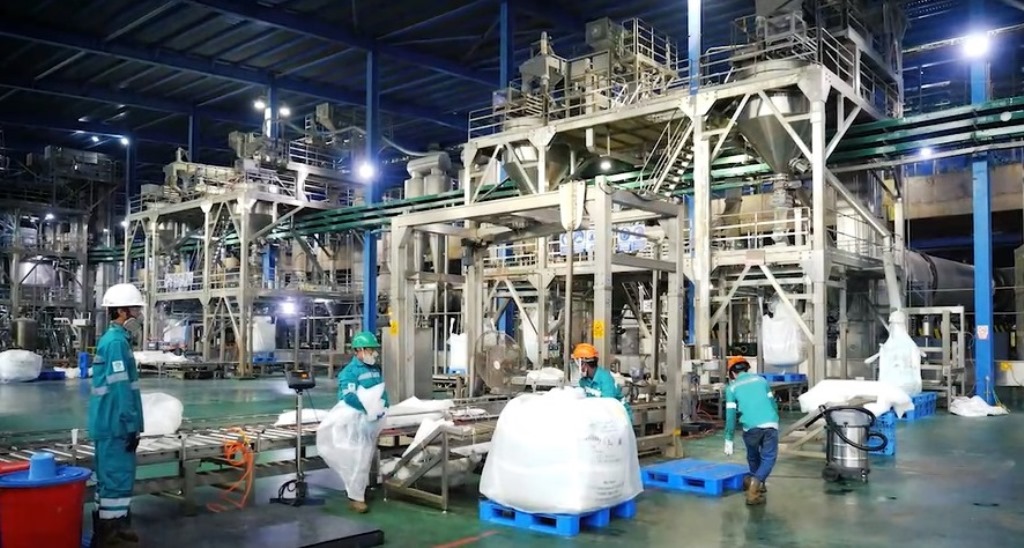 Menambang Sambil Menjaga Alam: Cerita dari Pulau Obi
