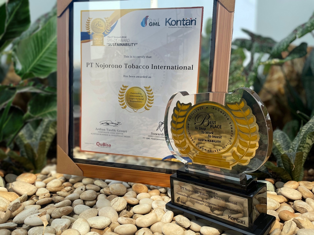 Nojorono Kudus Raih Outstanding Achievement in Corporate Social Responsibility di Ajang SPEx2 Award 2024