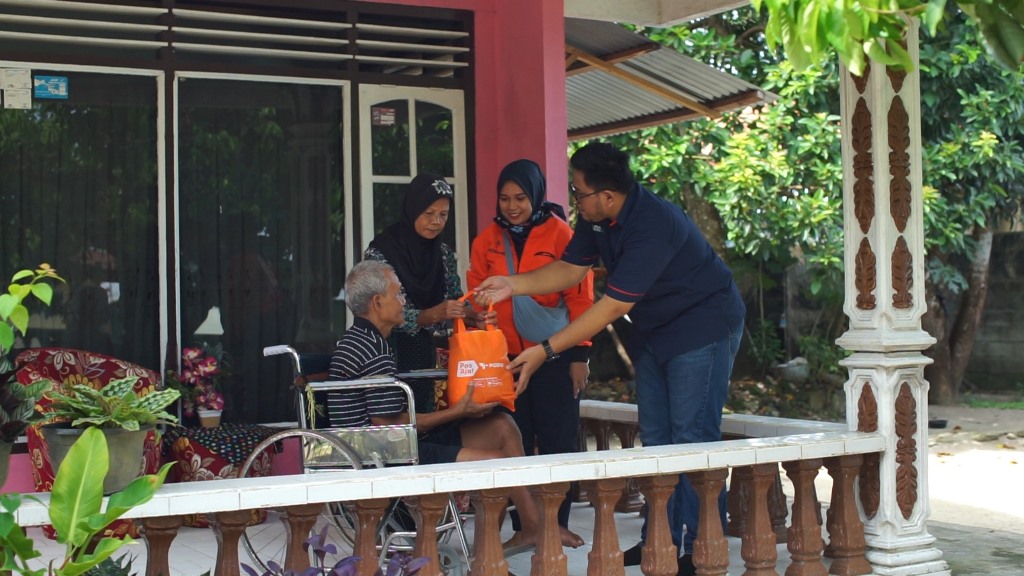 Pensiunan ASABRI Senang dengan Layanan Pensiun Antar di Rumah dari Pos Indonesia