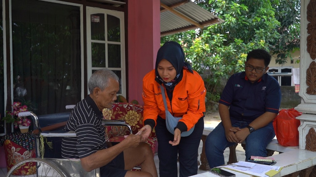 Pensiunan ASABRI Senang dengan Layanan Pensiun Antar di Rumah dari Pos Indonesia
