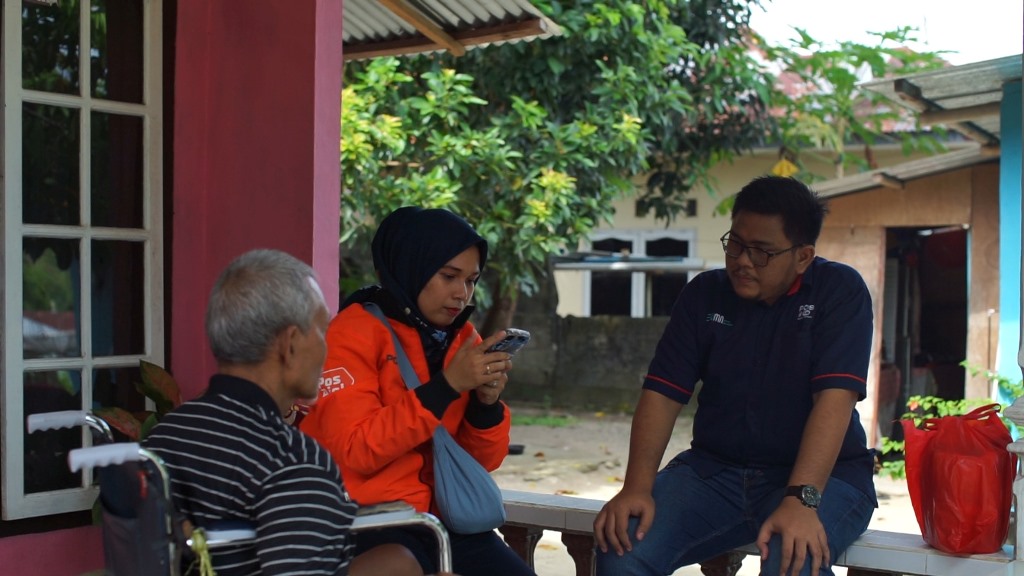 Pensiunan ASABRI Senang dengan Layanan Pensiun Antar di Rumah dari Pos Indonesia