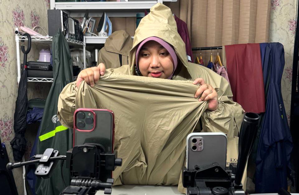 Inspiratif! Dini Nurul Islami, Guru Honorer Mampu Mengubah Hidup Lebih Baik melalui Shopee Affiliate dan Shopee Live