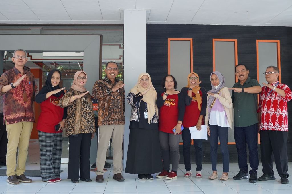 Pos IND Salurkan Bansos Sembako & PKH Tahap 2 kepada 2.500 KPM di Semarang