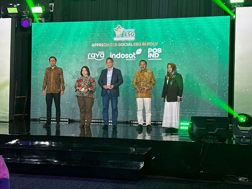 Sukses Distribusikan Bansos dan Komitmen Jalankan Prinsip ESG, Pos Indonesia Raih Penghargaan Appreciated Social