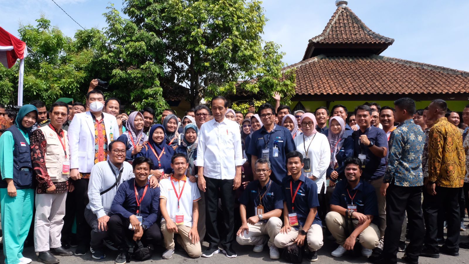 Presiden Lanjut Bagikan Bantuan Pangan CBP di Banyumas dan Tegal
