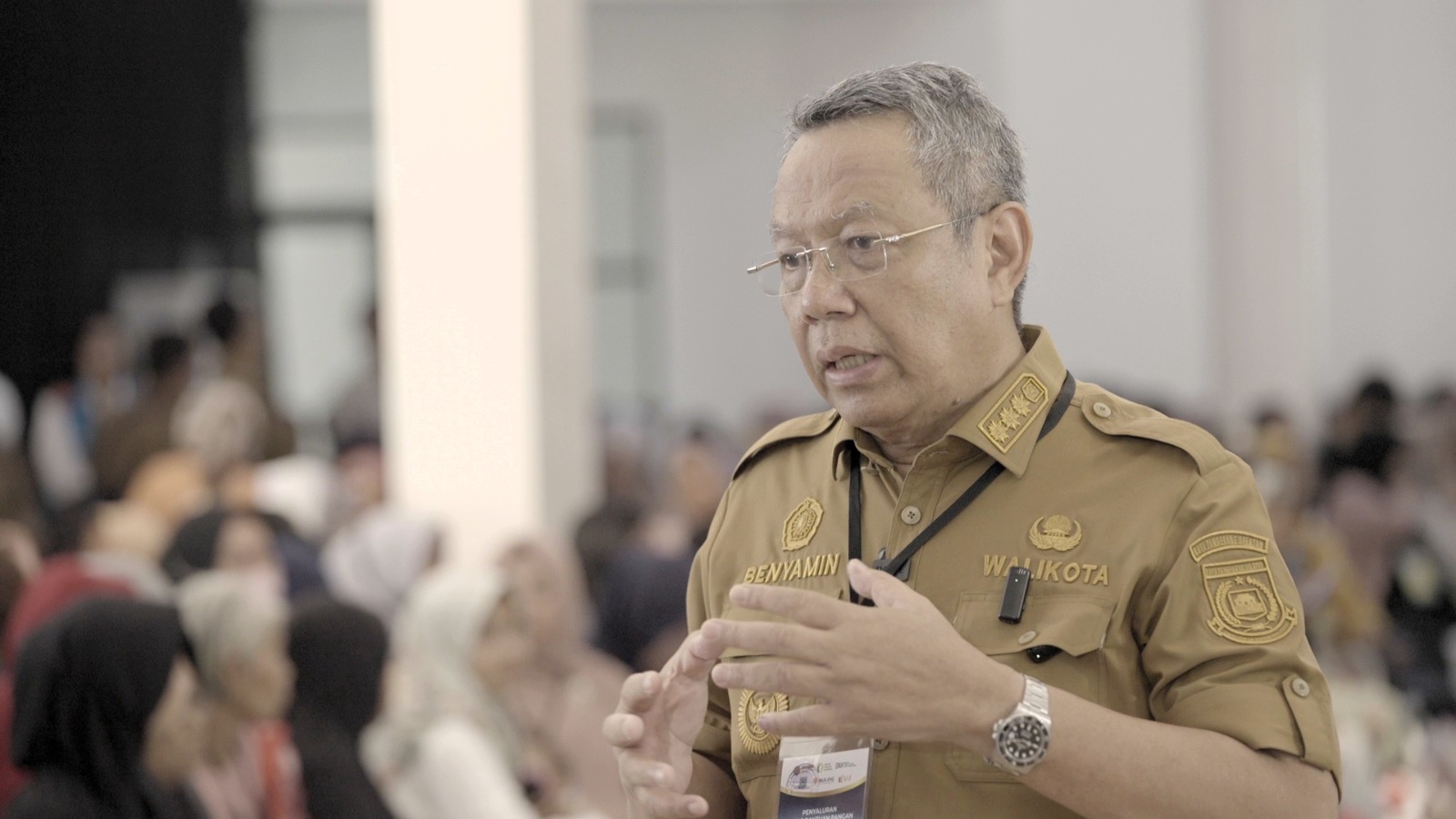 Dampingi Presiden Serahkan Bantuan Pangan di Tangsel, Wali Kota Pastikan Stok Pangan Aman