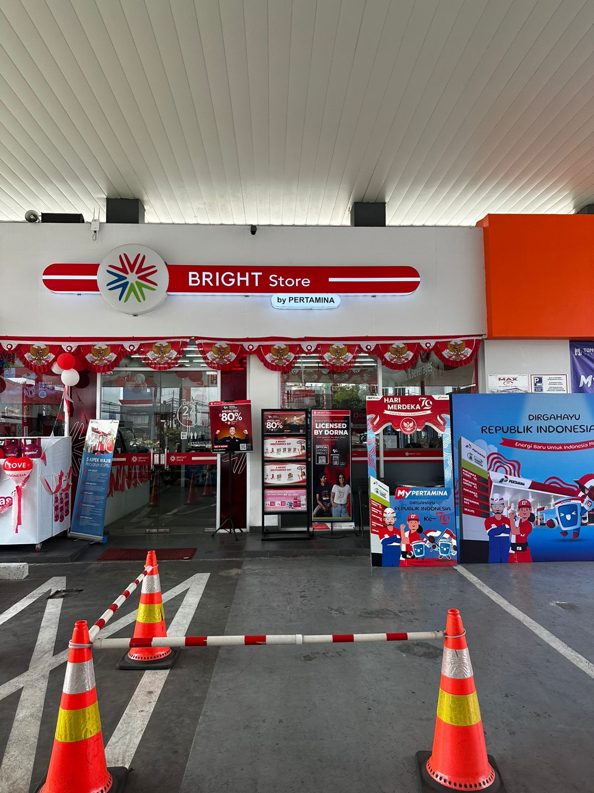 Momen HUT ke-79 RI, Pertamina Putar Pembacaan Teks Proklamasi di SPBU MT Haryono, Disambut Hormat Masyarakat