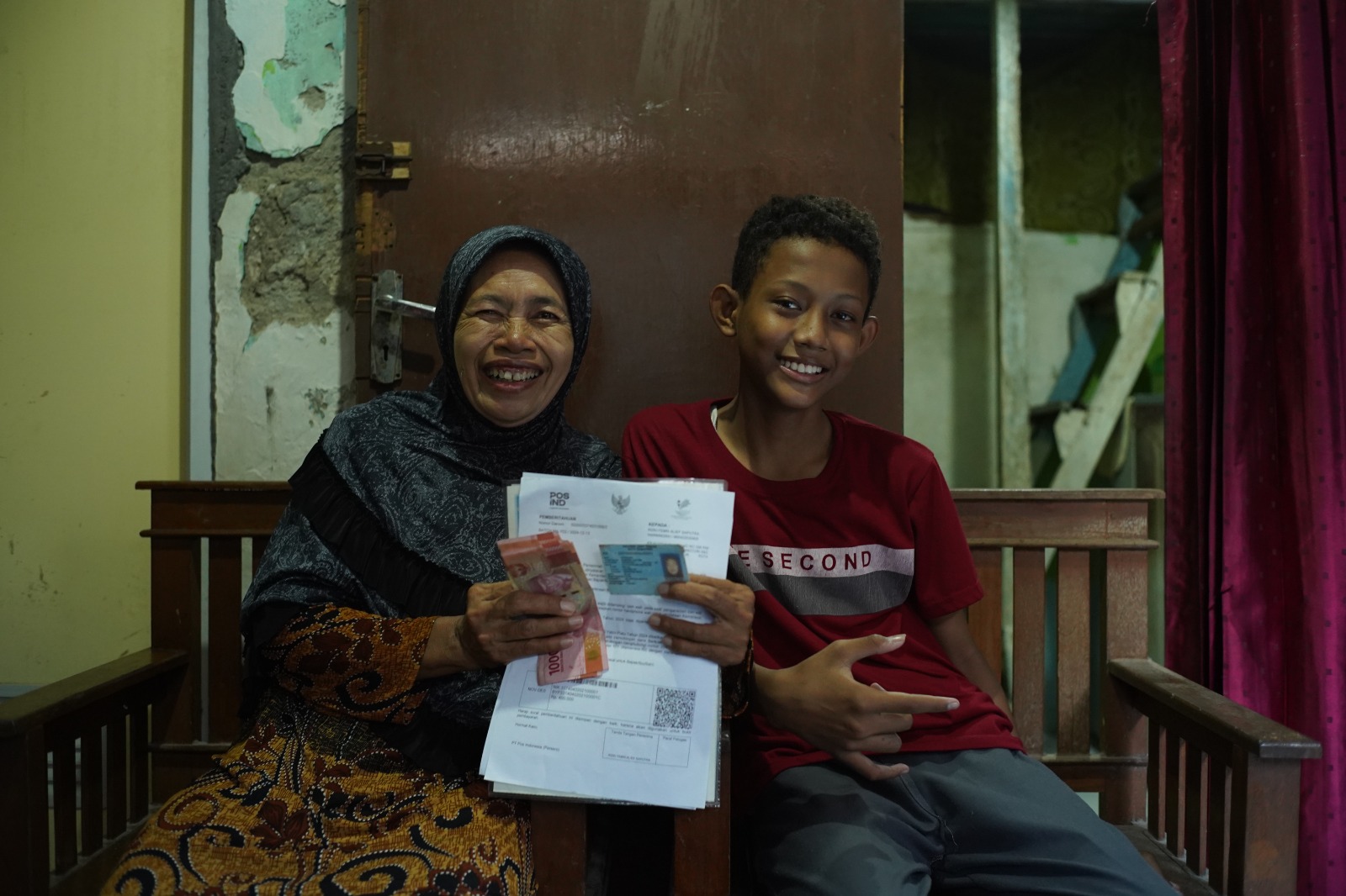 PosIND Lanjutkan Penyaluran Atensi Yapi di Semarang, Penerima Terbantu Meringankan Biaya Pendidikan