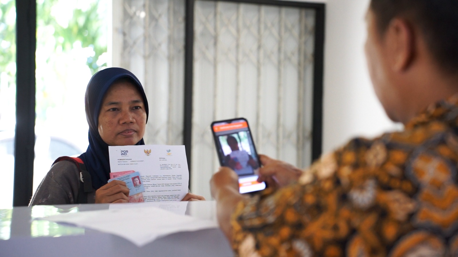 Tepat Sasaran dan Transparan, Pos Indonesia Salurkan Bansos Sembako dan PKH kepada 10.548 KPM di Jakarta