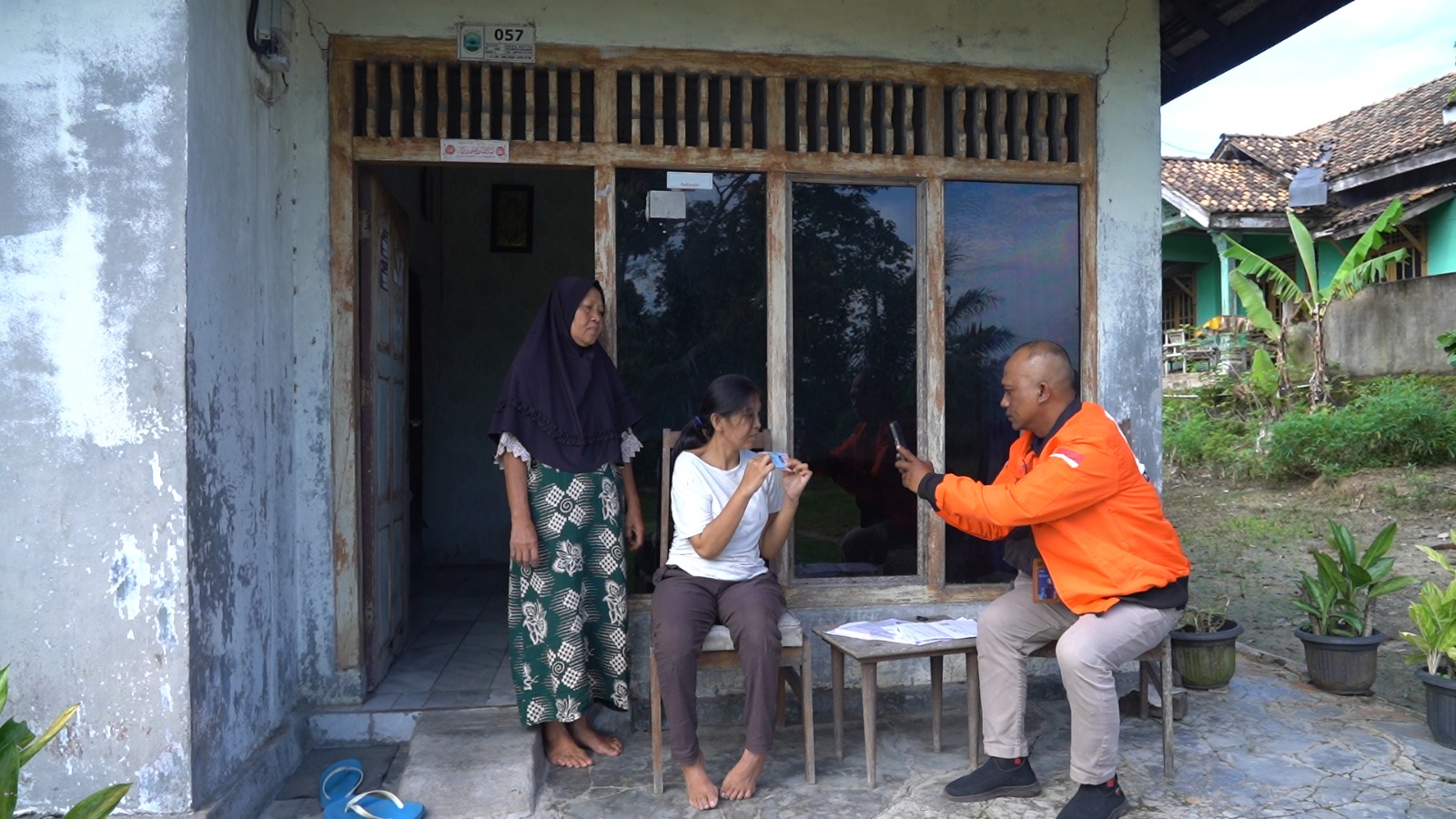 Layanan <i>Door to Door</i> Percepat PosIND Salurkan Bansos PKH & Sembako di Lampung hingga 99 Persen dalam Seminggu