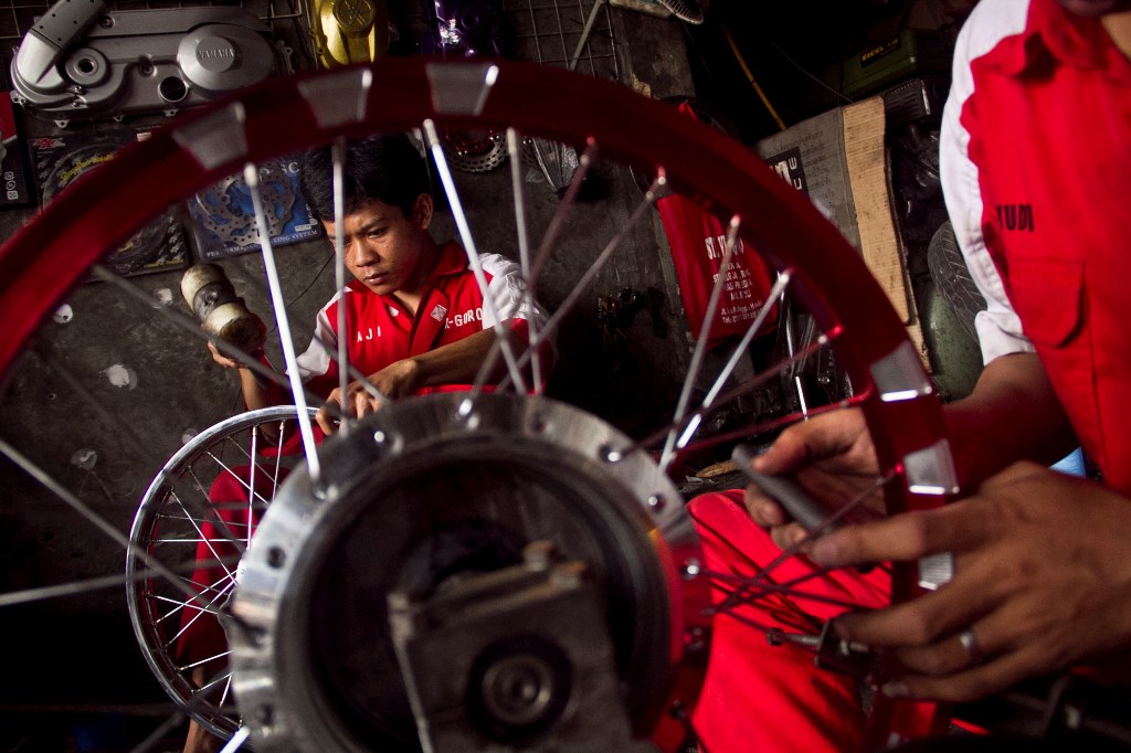 Ini <i>Lho</i> Hambatan yang <i>Ngejegal</i> Perkembangan Industri Otomotif