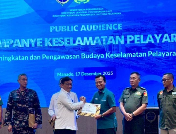 PIS Tingkatkan Keselamatan Pelayaran dengan Penyaluran Life Vest di Manado